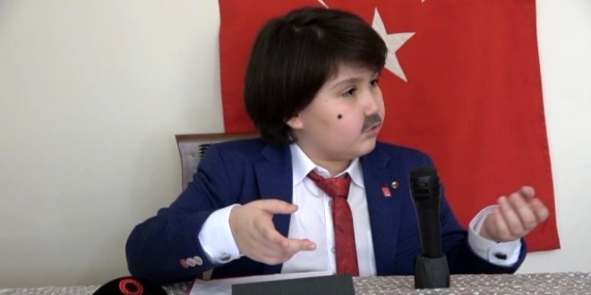 İlkokul öğrencisinin Fahrettin Koca taklidi gülümsetti