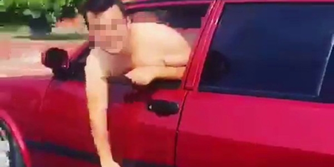 Seyir halindeyken bezle aracını sildi, ehliyetine el konuldu