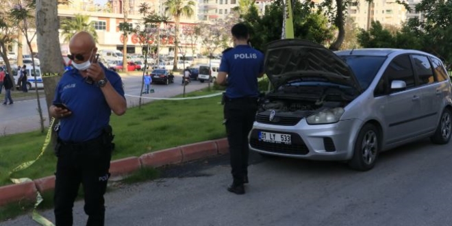 Adana'da polislere silahlı saldırı: 1 sivil yaralı