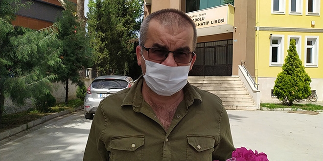 Koronavirüsü yenen okul müdürü plazma bağışçısı oldu