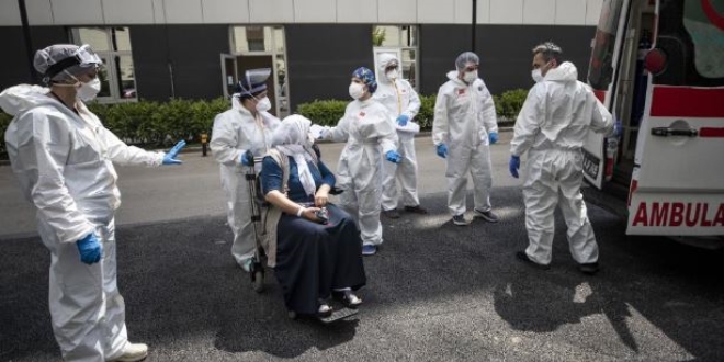 T�rkiye'nin Kovid-19 m�cadelesindeki 'Cankurtaranlar�'