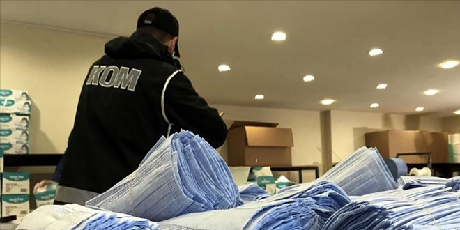İzmir'de izinsiz üretilen yaklaşık 4,5 milyon maskeye el kondu