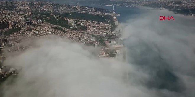 �stanbul'da kartpostall�k g�r�nt�... Aniden ortaya ��kt�