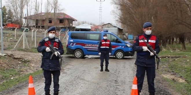 Sivas'ta bir köydeki karantina süresi uzatıldı