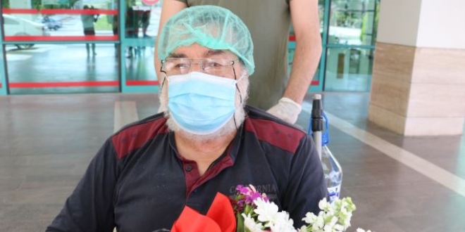 74 yaşında koronavirüsü ikinci kez yendi