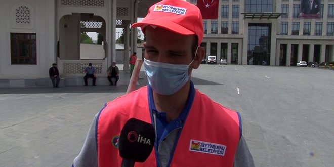 Temizlik görevlisi bir fotoğraf karesi ile gönüllerde taht kurdu
