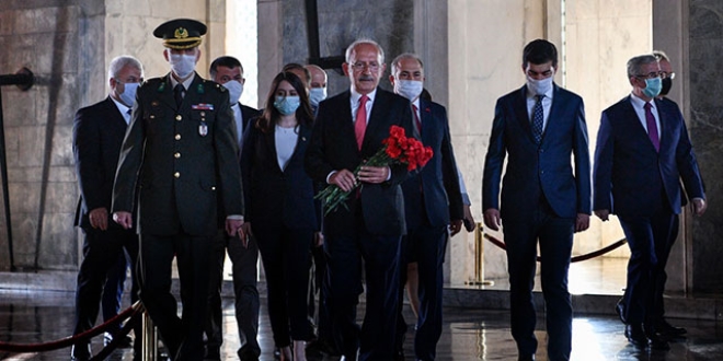CHP lideri K�l��daro�lu, An�tkabir'i ziyaret etti