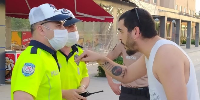 Polise üniforma hakareti: Bunu 15 liraya satıyorlar