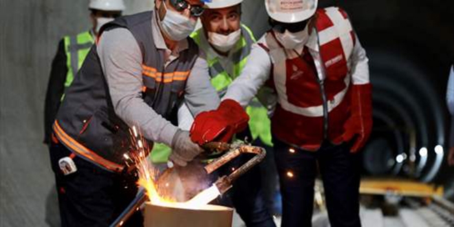 İkitelli-Ataköy Metro Hattı'nda rayların döşenmesine başlandı