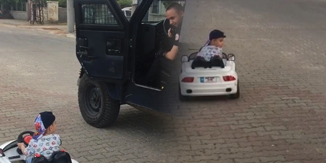 Polisin akülü araba süren çocukla diyaloğu gülümsetti