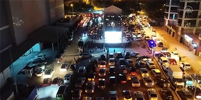 Nevşehir'den sonra Elazığ'da arabalı açık hava sinema etkinliği