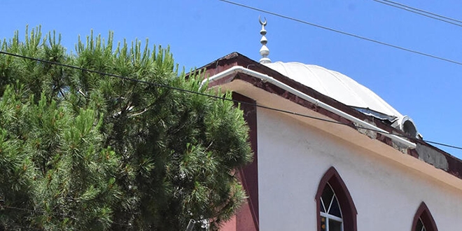 Sinyal kesici 'jammer' bulunmasına rağmen cami frekansına girmişler