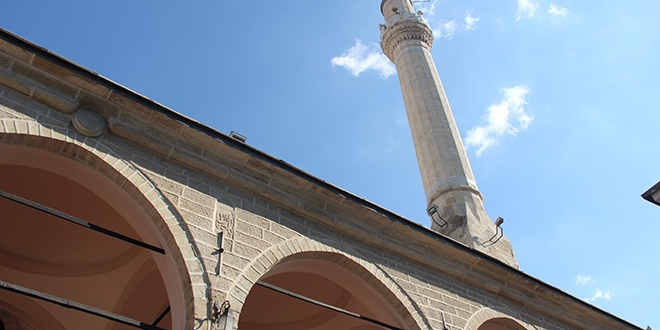 İzmir'de ezanları yeniden müezzinler okudu