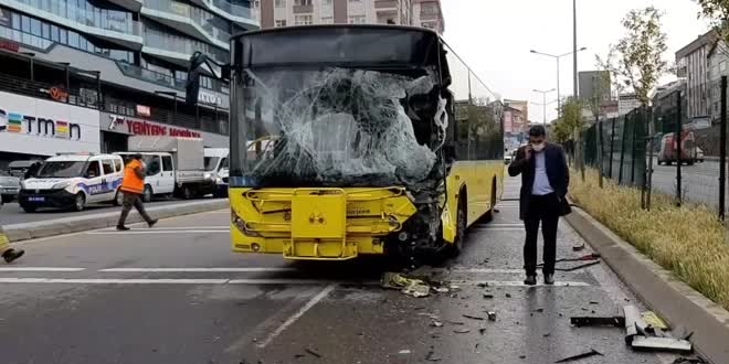 Pendik'te İETT otobüsü ile sulama tankeri çarpıştı: 9 yaralı
