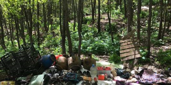 Bitlis'te terör operasyonunda bulunan 32 odalı sığınak imha edildi
