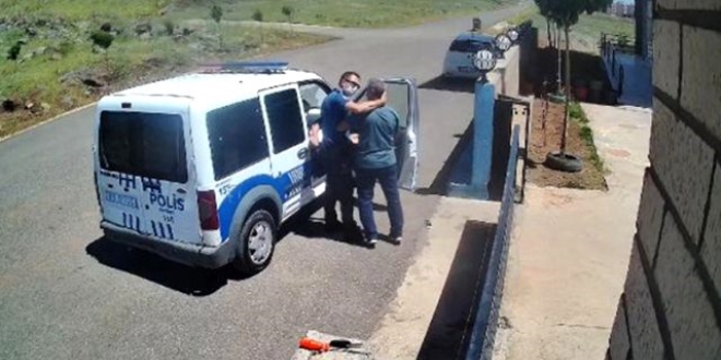Polis ile öğretmen arasında 'maske' tartışması