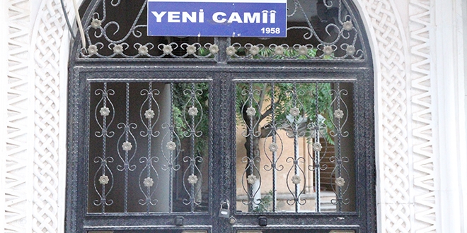 Virüs sebebiyle boş kalan camilerden tekbirler yükseldi