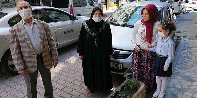 Roller değişti, bu bayram dedeler ve nineler torunlara gitti