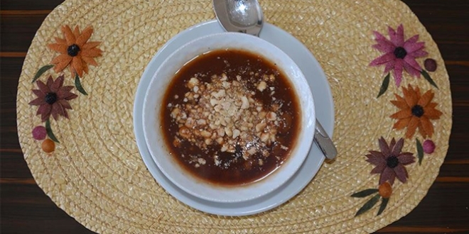 Bayburt'un as�rl�k lezzeti 'tatl� �orba' bayram sofralar�n� s�sl�yor