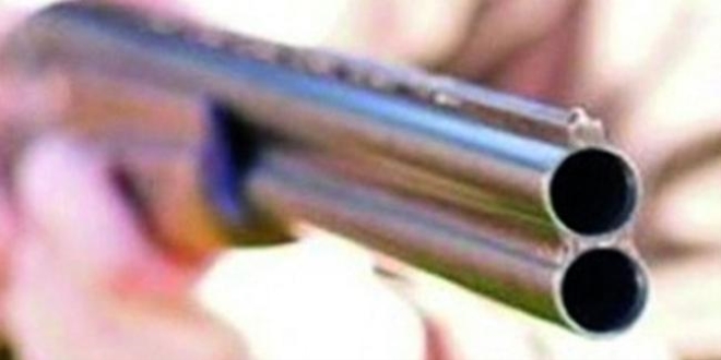 Hayvan otlatmaya gittiği arazide tüfeği ateş alan kişi yaşamını yitirdi