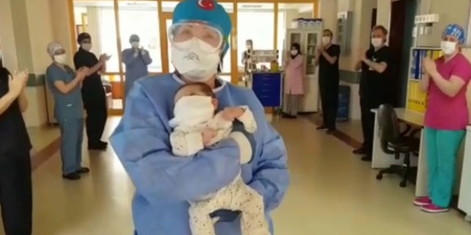 45 günlük bebek de, koronavirüsü yendi