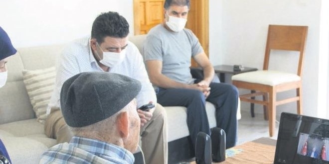 Mehmet amcaya sürpriz kutlama