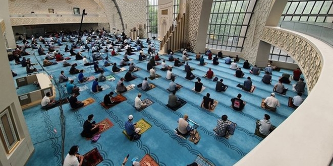 Cuma namazı kılınacak camilerin açıklandığı iller