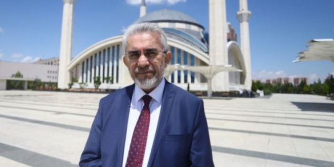 Ankara Müftüsü: Farz camide kılınacak, sünnet evde olacak