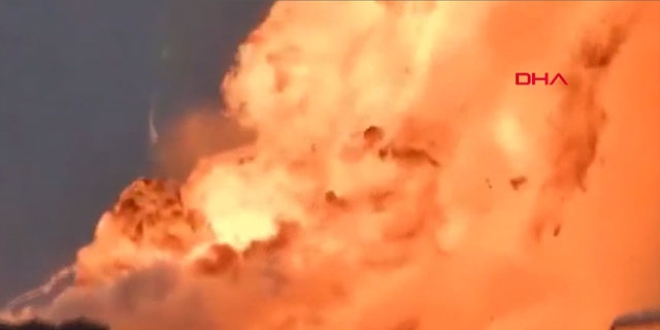 SpaceX roketi test sırasında böyle patladı