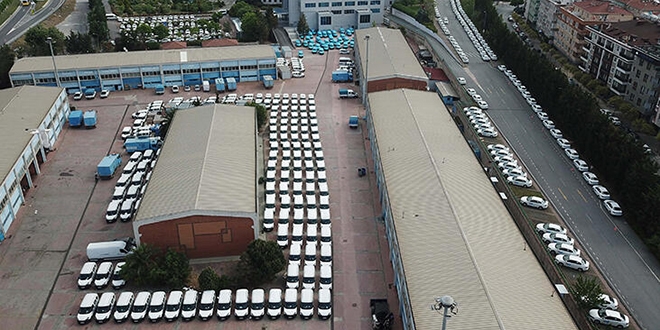 İSKİ'nin bahçesine yeni araçlar dizilmeye başlandı
