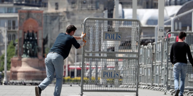 Gezi Parkı çevresi polis bariyerleriyle kapatıldı