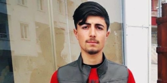 Valilik: Bıçakla öldürme, Kürtçe müzikten dolayı olmadı
