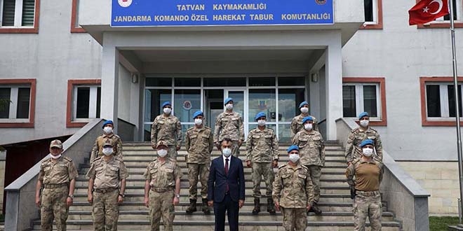 Bitlis Valisi, JH Tabur Komutanln ziyaret etti