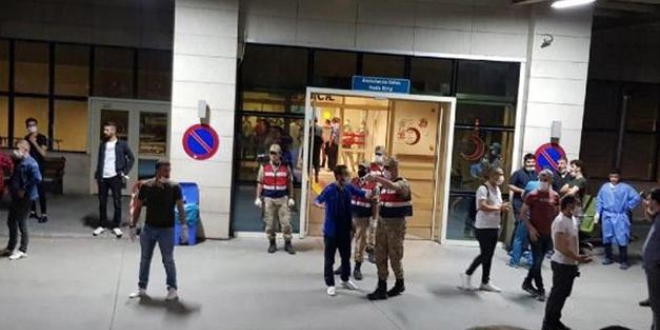 Siirt'te zırhlı araç devrildi: 2 şehit, 7 yaralı
