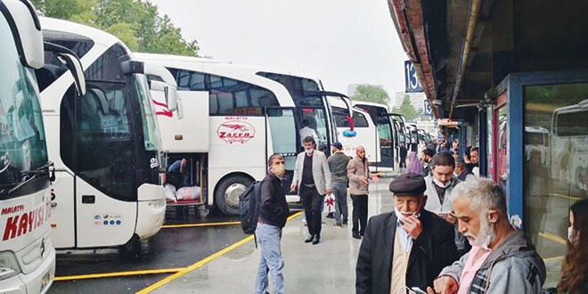 Vatandaş otogara koştu! Tavan fiyat aşıldı, bavul için 50 lira