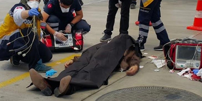 Seyir halindeki otomobilde cinayet... Katil otomobili alıp kaçtı