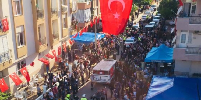 Şehit 3 askerimiz gözyaşlarıyla son yolculuklarına uğurlandı