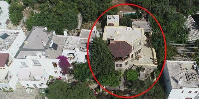 Can D�ndar'�n villas�ndaki ka�ak b�l�mler y�k�lacak