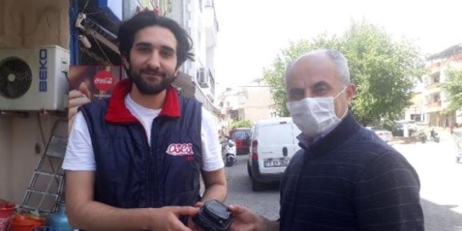 MEM �al��an�, buldu�u 3 bin 400 TL'yi sahibine teslim etti