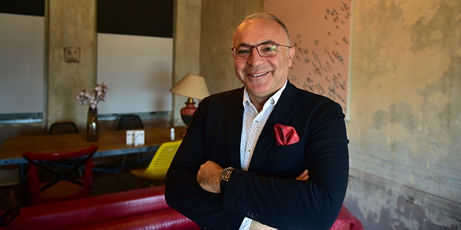 'Koronavir�s� ellerimizle yenece�iz'