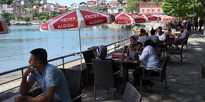 Amasra'da ziyaretçi yoğunluğu