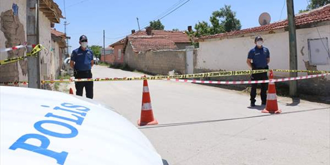 Doğum günü yapan kadının testi pozitif çıktı, 32 kişi karantinaya alındı