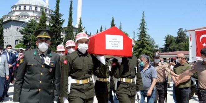 Şehit Anayurt son yolculuğuna uğurlandı