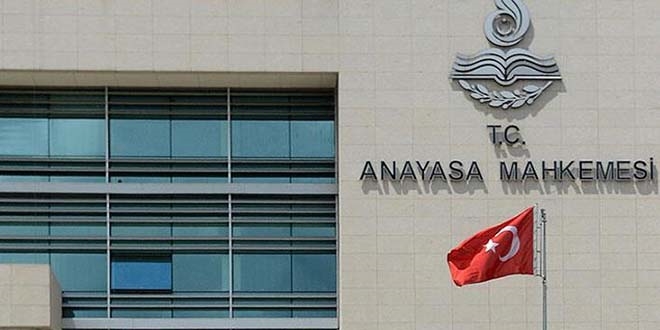 AYM, '65 yaş kısıtlaması' başvurusunu 'kabul edilemez' buldu
