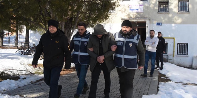 Hülya Avşar'ın evini de soymuştu! Cezaevinde öldü