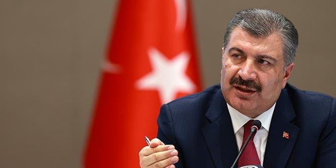 Bakan Koca: Sağlık çalışanlarına tüm insanlık saygı duyuyor
