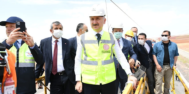 Bakan Karaismailoğlu: Bugün itibariyle 3 ülkeye uçuşlar başladı