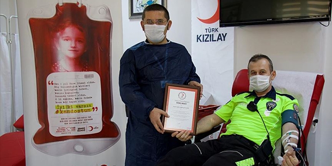 Koronayı yenen trafik polisinden 3. kez immün plazma bağışı