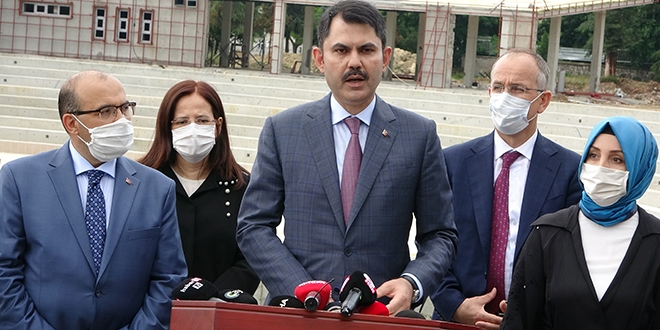 Bakan Kurum, İstanbul Boğazı'na atılan maske ve eldivenlerle ilgili konuştu
