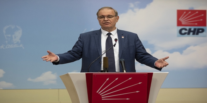 CHP'li �ztrak: Ayasofya'n�n a��lmas� bir kararnameye bakar